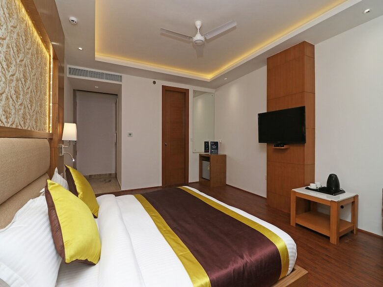 Oyo 10824 Hotel Star Suites