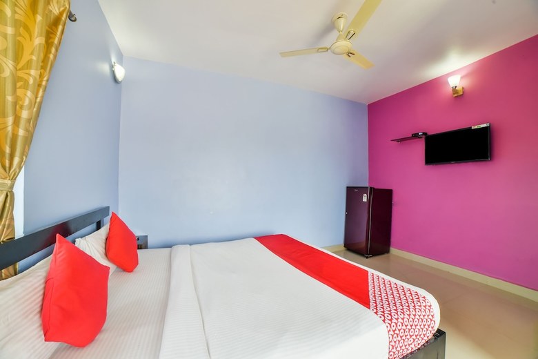 Oyo 10882 Hotel Caje Baga
