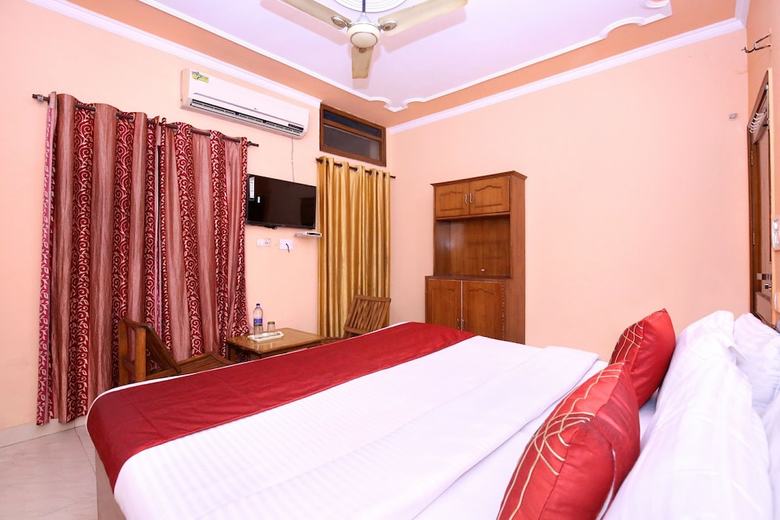 Oyo 10539 Hotel Holiday Classic