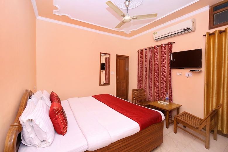 Oyo 10539 Hotel Holiday Classic
