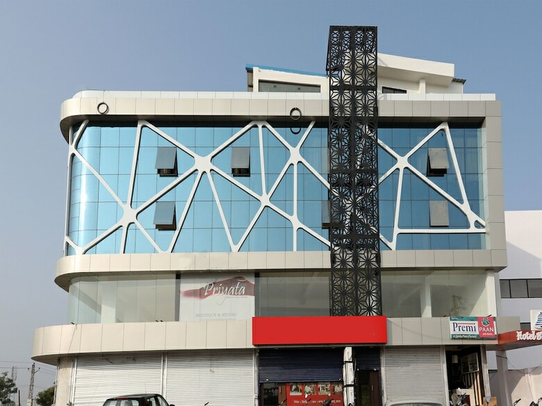 Oyo 10176 Hotel Bluebell