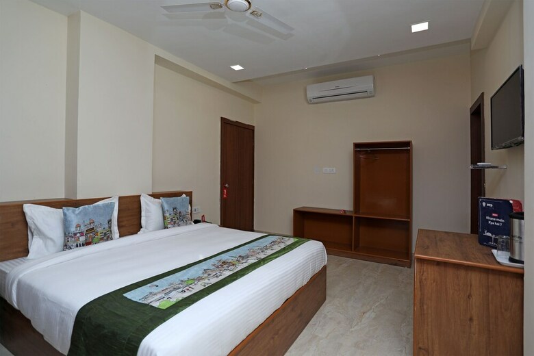 Oyo 10176 Hotel Bluebell