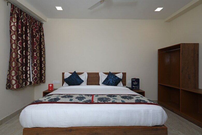 Oyo 10176 Hotel Bluebell