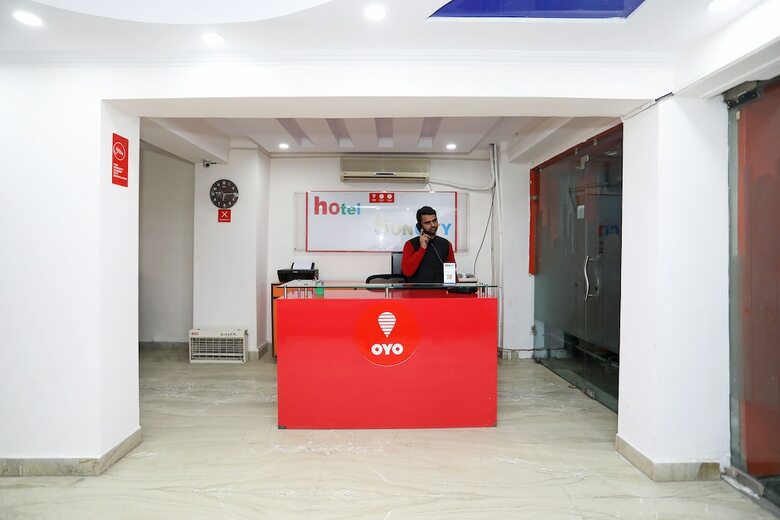 Oyo 11063 Hotel Suncity