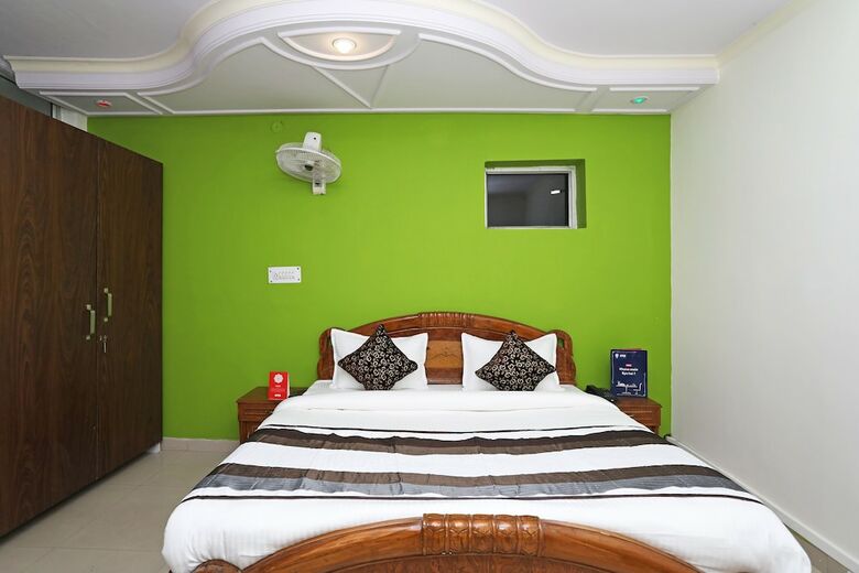 Oyo 11063 Hotel Suncity