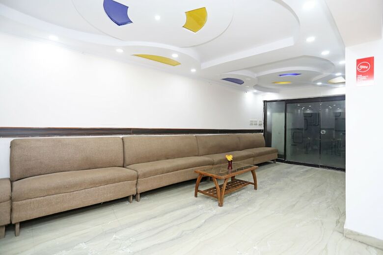 Oyo 11063 Hotel Suncity