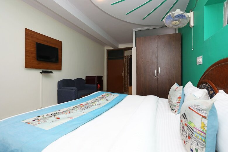 Oyo 11063 Hotel Suncity