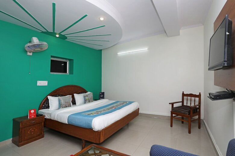 Oyo 11063 Hotel Suncity