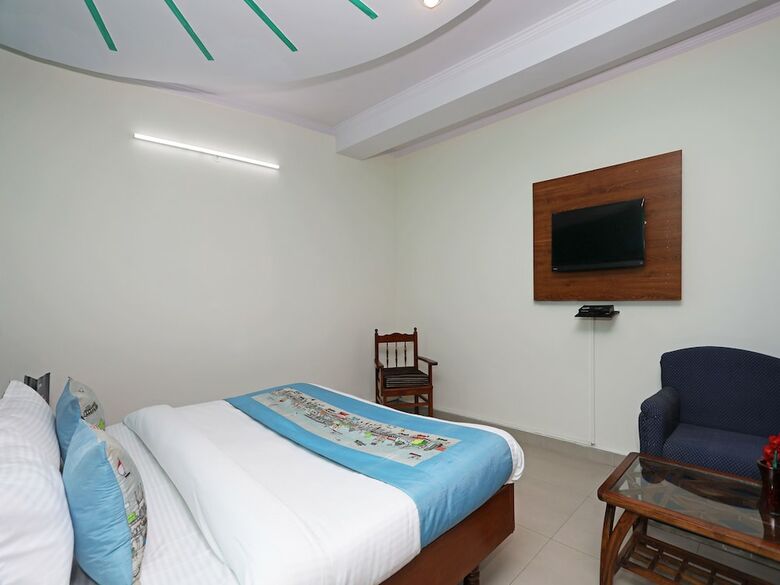 Oyo 11063 Hotel Suncity