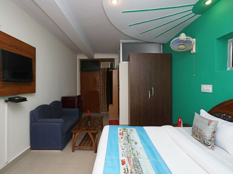 Oyo 11063 Hotel Suncity