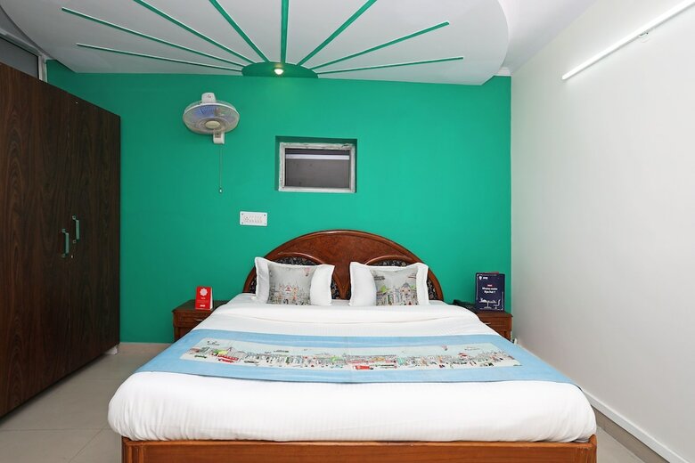 Oyo 11063 Hotel Suncity
