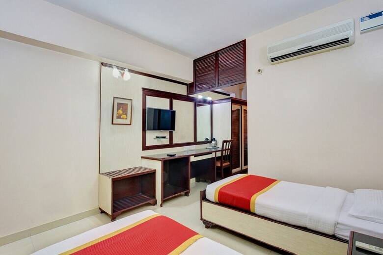 Hotel Oyo 11390 Vaibhav Residency