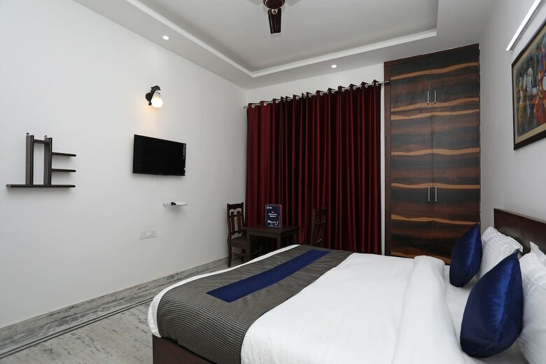Hotel Oyo 10888 Sector 46