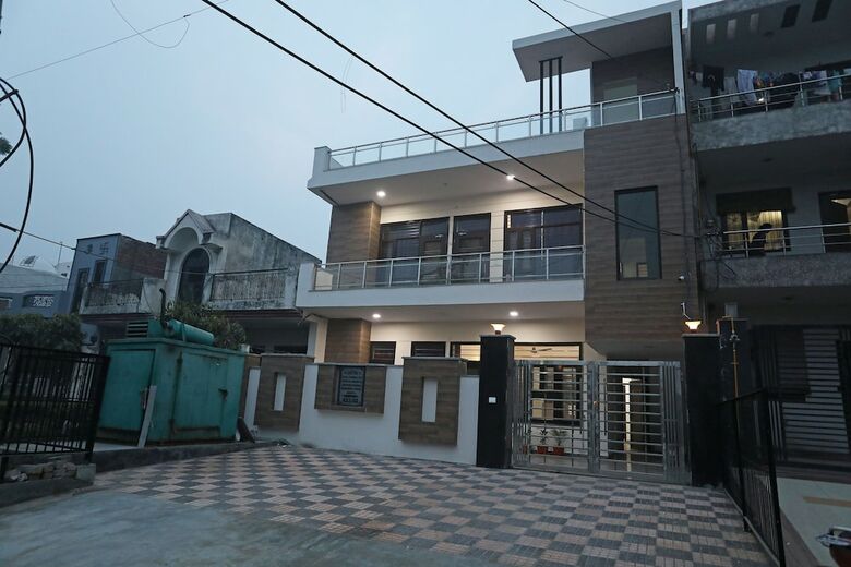 Hotel Oyo 10888 Sector 46