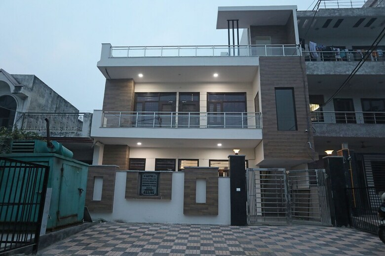 Hotel Oyo 10888 Sector 46