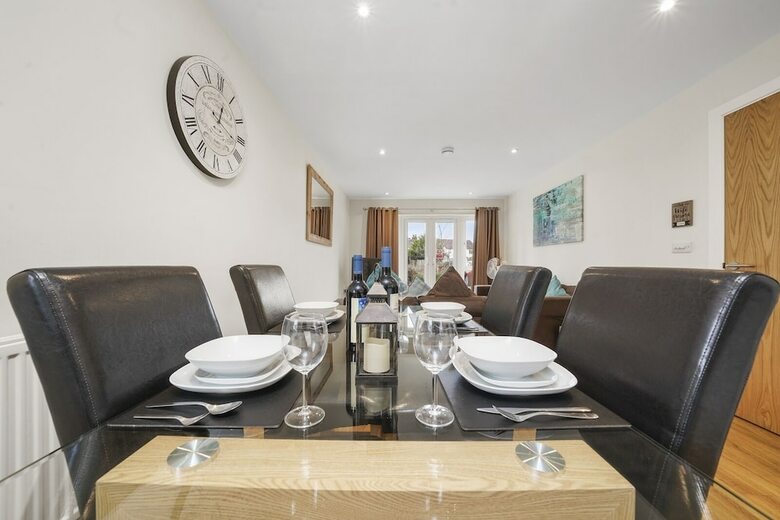Heathrow Living Serviced Apartments By Ferndale