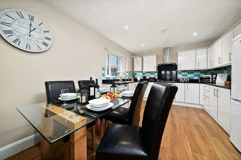 Heathrow Living Serviced Apartments By Ferndale
