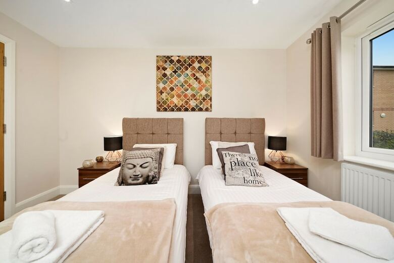 Heathrow Living Serviced Apartments By Ferndale