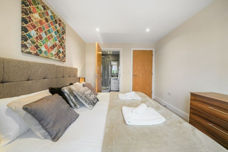 Heathrow Living Serviced Apartments By Ferndale