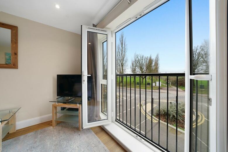 Heathrow Living Serviced Apartments By Ferndale