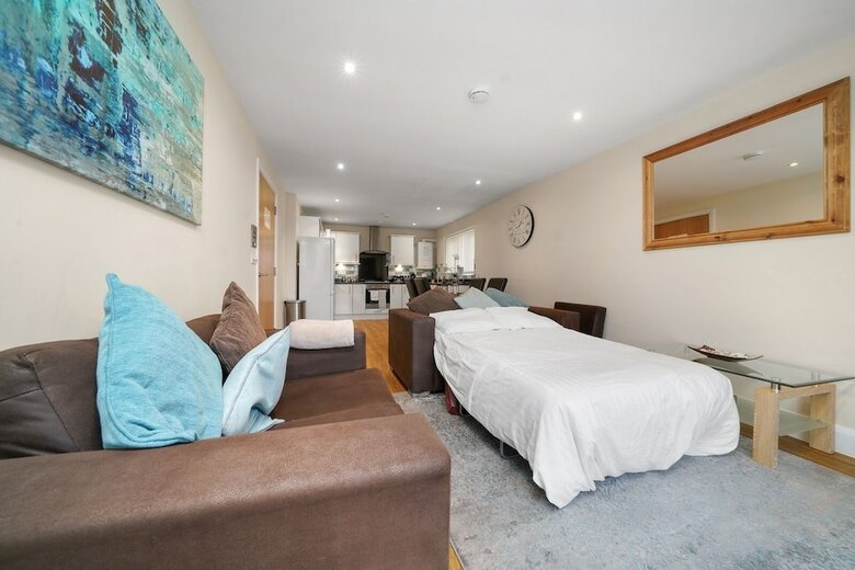 Heathrow Living Serviced Apartments By Ferndale