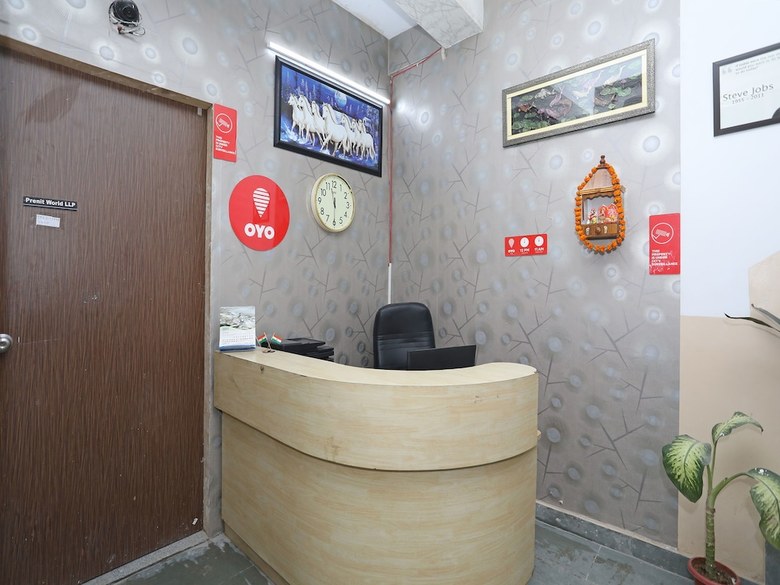 Oyo 10795 Hotel Rs Residency