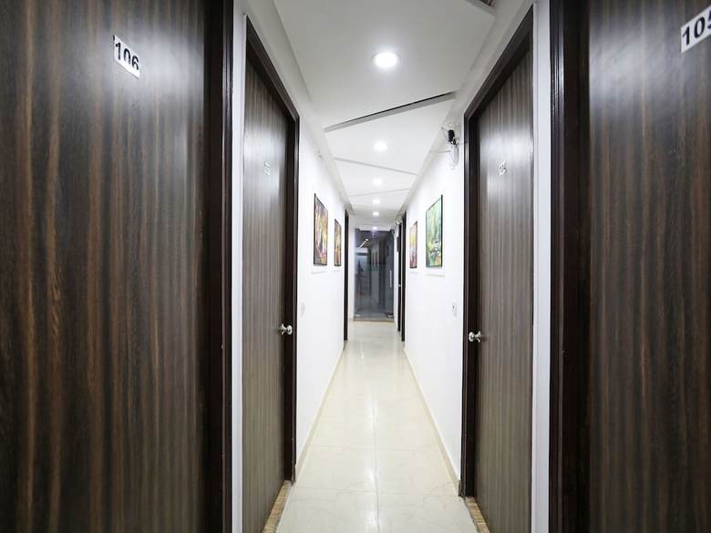 Oyo 10795 Hotel Rs Residency