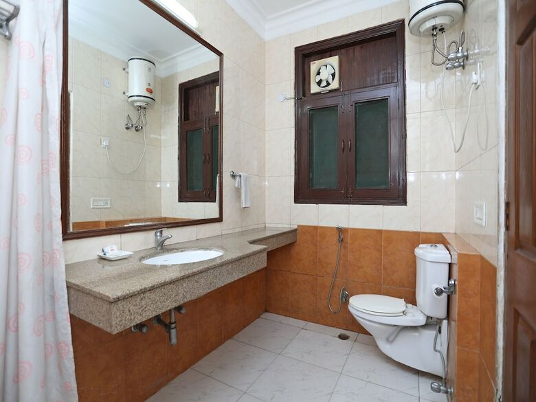 Oyo 9300 Hotel Sufyan