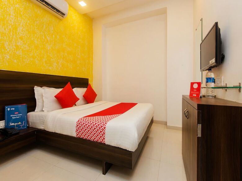 Oyo 11498 Hotel Bliss Executive