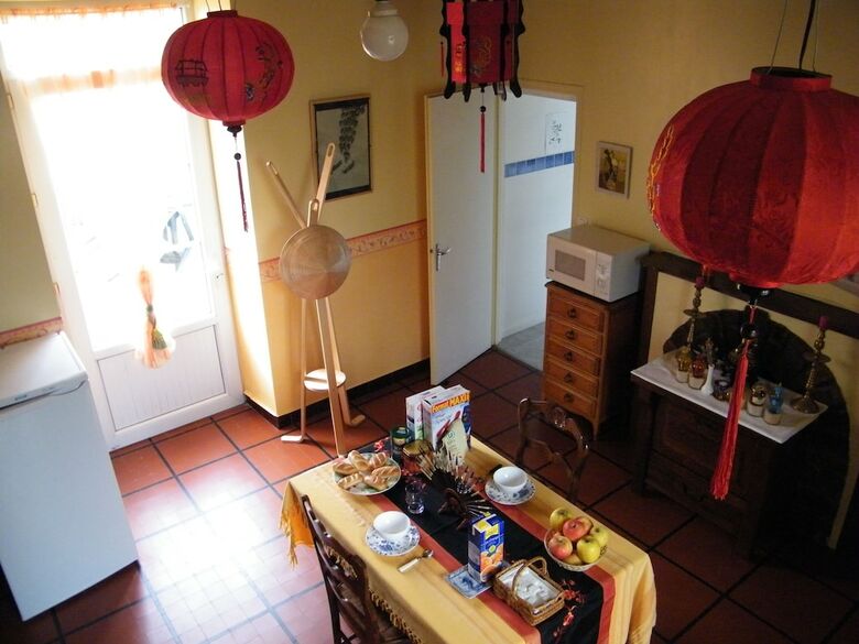 Chez Vous Chez Nous
