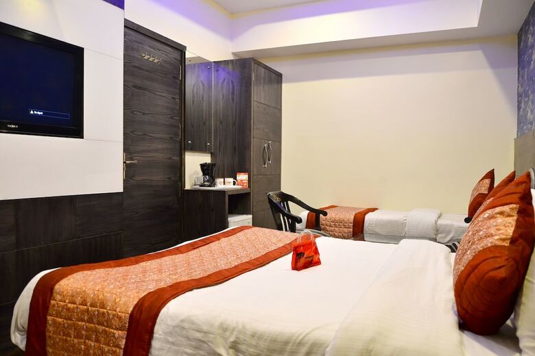 Hotel Oyo 11357 Karol Bagh