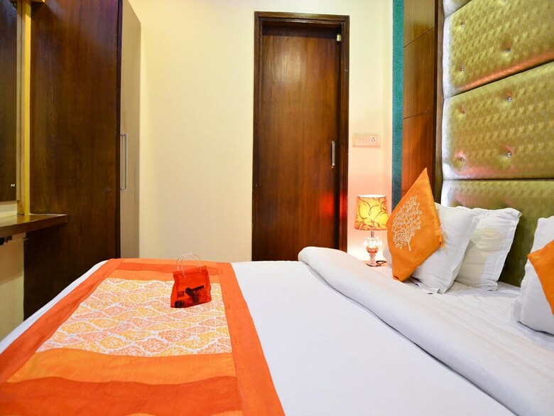 Hotel Oyo 11357 Karol Bagh