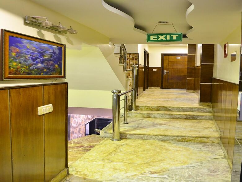 Hotel Oyo 11357 Karol Bagh