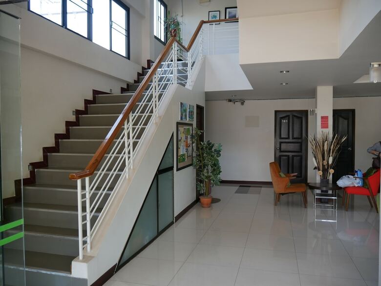 Hotel Live Inn