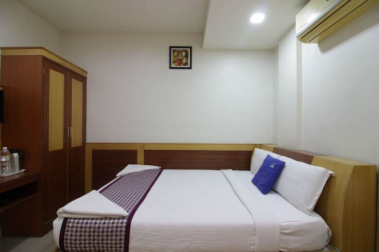 Hotel White Parrot