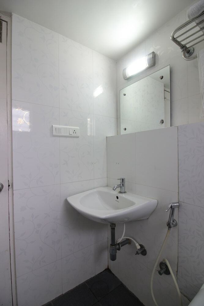 Hotel White Parrot