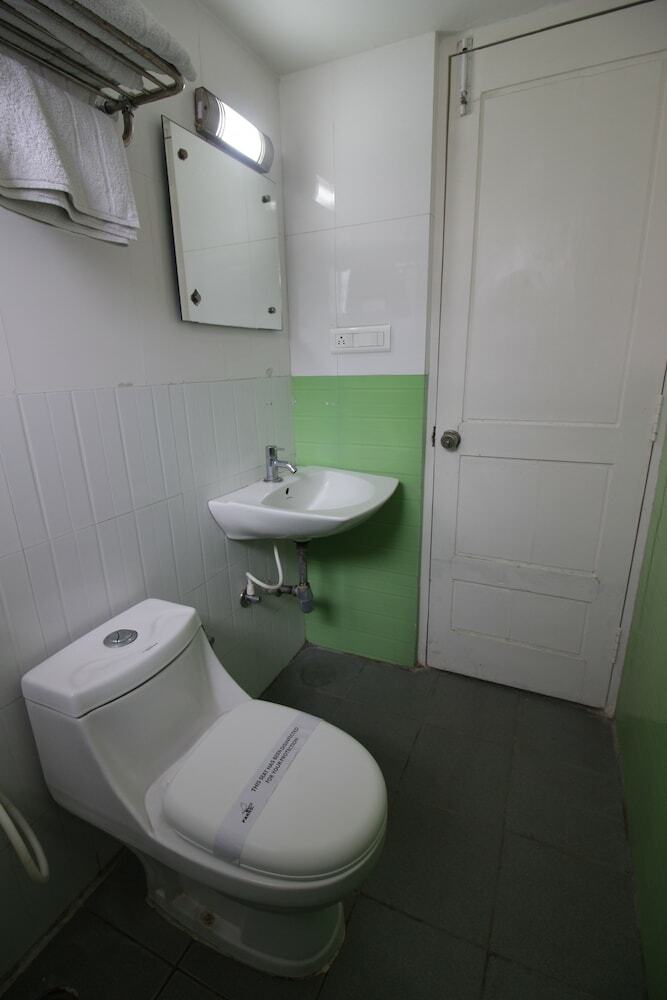 Hotel White Parrot