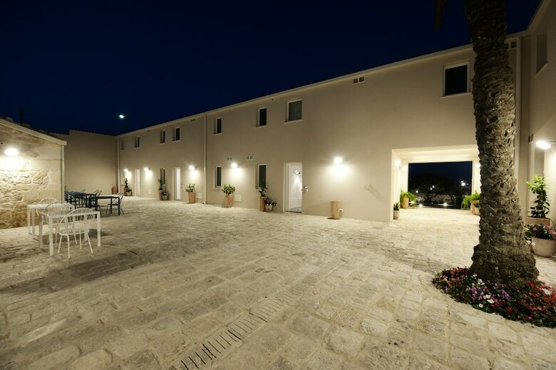 Hotel La Scibina - Ospitalit� Mediterranea