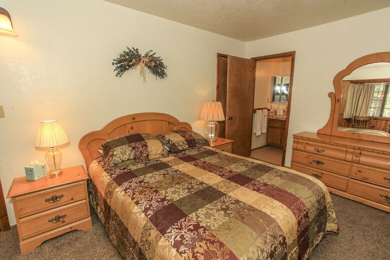 Crater Lake Villa