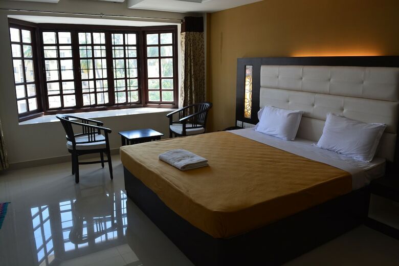 Hotel Sri Guru Inn