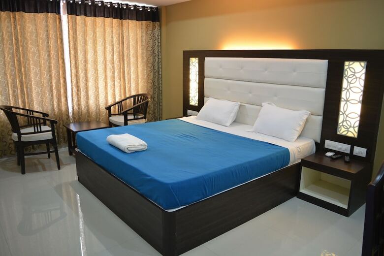 Hotel Sri Guru Inn
