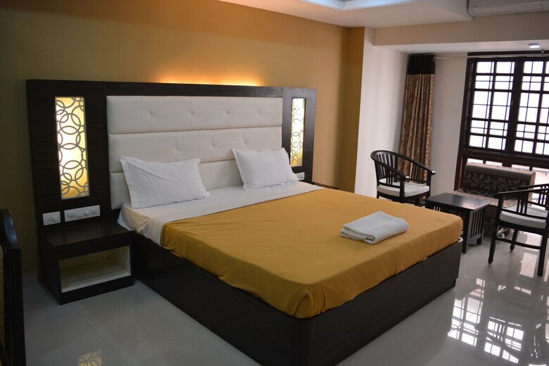 Hotel Sri Guru Inn
