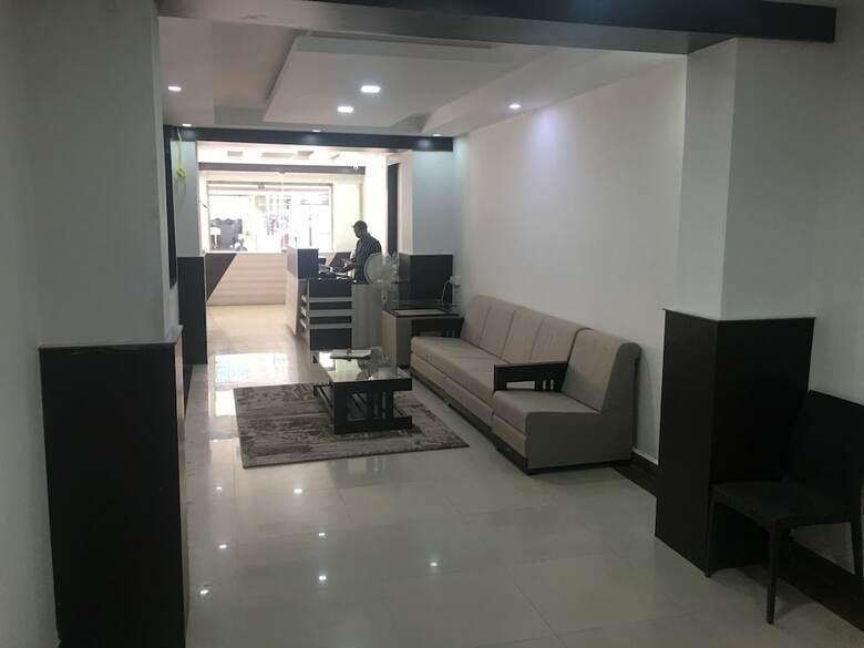 Hotel Sri Guru Inn