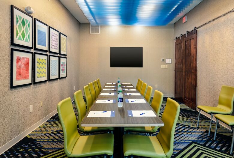 Hotel Holiday Inn Express Calhoun South