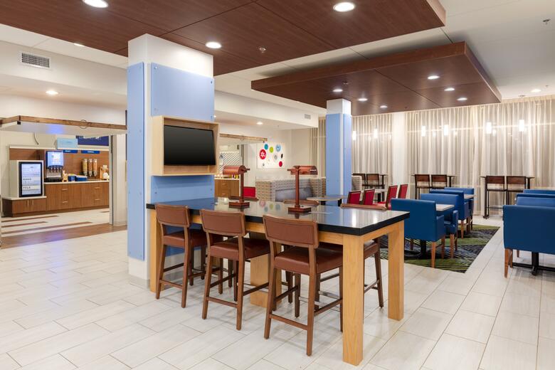 Hotel Holiday Inn Express Calhoun South