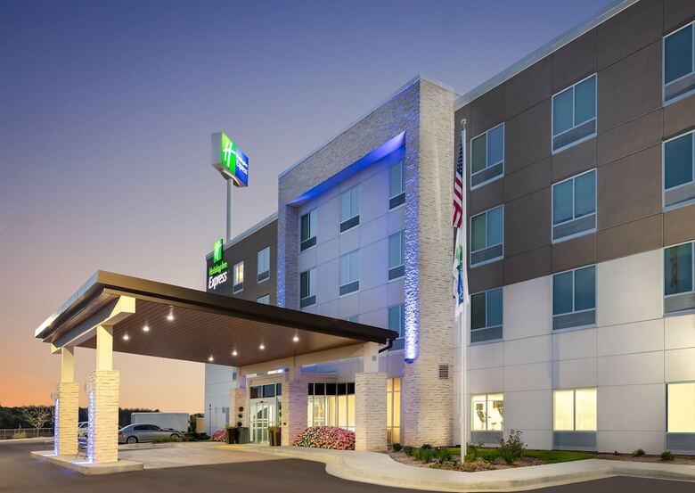 Hotel Holiday Inn Express Calhoun South