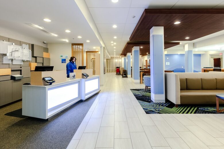 Hotel Holiday Inn Express Calhoun South