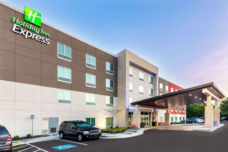 Hotel Holiday Inn Express Calhoun South
