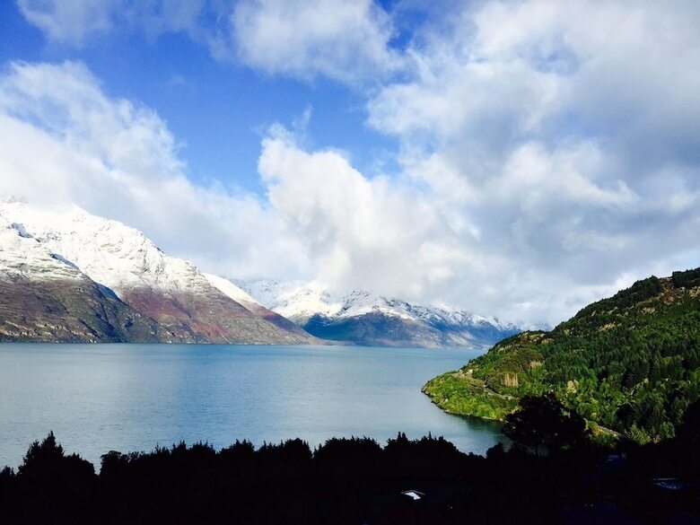 Queenstown Lakeview Holiday Home