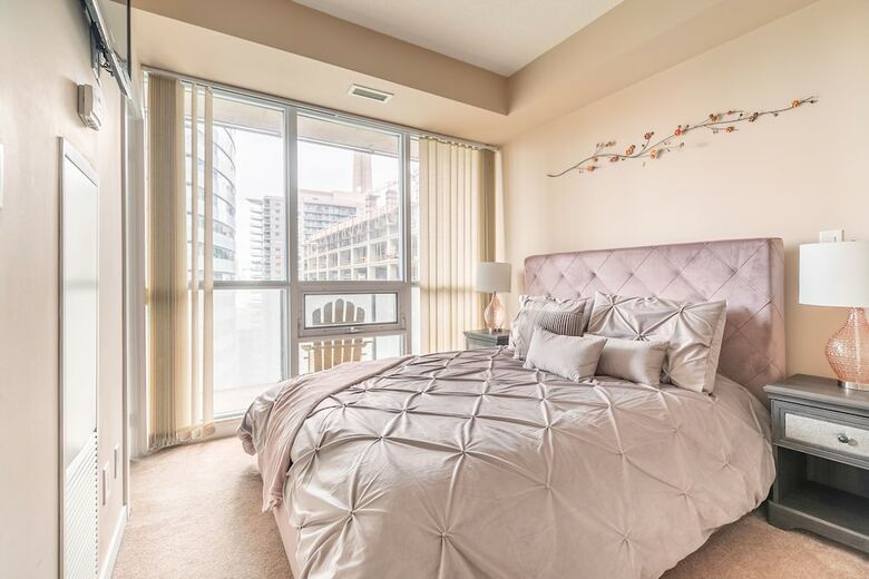 Apartamentos Simply Comfort. Maple Leaf Square